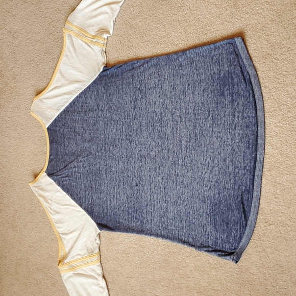 Maurices 24/7 cold shoulder shirt size Medium - Picture 8 of 8